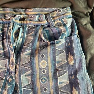 Vintage high waisted Jean graphic shorts , size 9